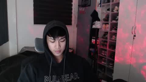 Snapshot of princeadrianx chatting on June 13, 12:58 pm Prince Adrian online show from June 13, 12:58 pm