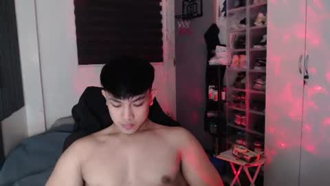 Snapshot of princeadrianx chatting on June 16, 5:48 pm Prince Adrian online show from June 16, 5:48 pm