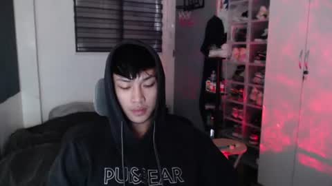 Snapshot of princeadrianx chatting on June 19, 7:01 am Prince Adrian online show from June 19, 7:01 am