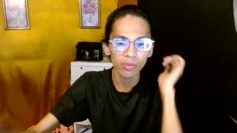 Snapshot of princeofcumxxx chatting on November 29, 11:35 am Mel online show from November 29, 11:35 am