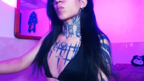 Snapshot of princes_wolf1 chatting on December 17, 2:06 am princes_wolf1 online show from December 17, 2:06 am