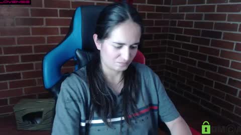 Snapshot of princesa_leia_zathur chatting on May 14, 9:43 pm Leia online show from May 14, 9:43 pm