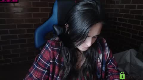 Snapshot of princesa_leia_zathur chatting on June 19, 1:32 am Leia online show from June 19, 1:32 am