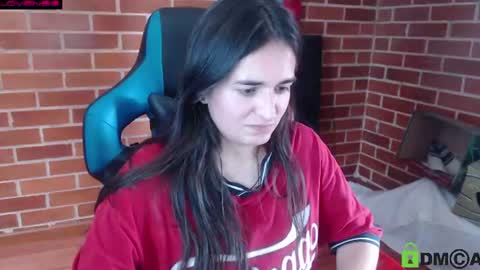 Snapshot of princesa_leia_zathur chatting on June 21, 5:48 pm Leia online show from June 21, 5:48 pm