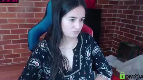 Snapshot of princesa_leia_zathur chatting on June 24, 1:43 pm Leia online show from June 24, 1:43 pm