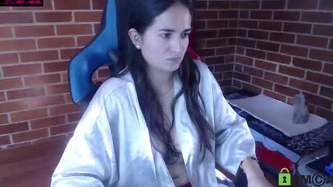 Snapshot of princesa_leia_zathur chatting on July 6, 1:52 pm Leia online show from July 6, 1:52 pm