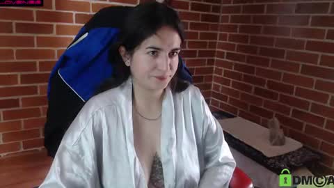 Snapshot of princesa_leia_zathur chatting on July 16, 1:39 pm Leia online show from July 16, 1:39 pm
