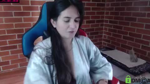 Snapshot of princesa_leia_zathur chatting on July 23, 3:21 pm Leia online show from July 23, 3:21 pm