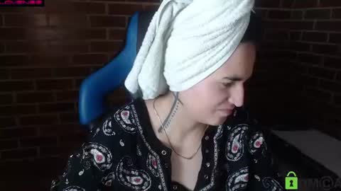 Snapshot of princesa_leia_zathur chatting on July 26, 1:36 am Leia online show from July 26, 1:36 am