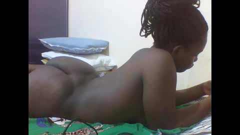 Snapshot of princess_cutie chatting on November 27, 9:33 am princess online show from November 27, 9:33 am