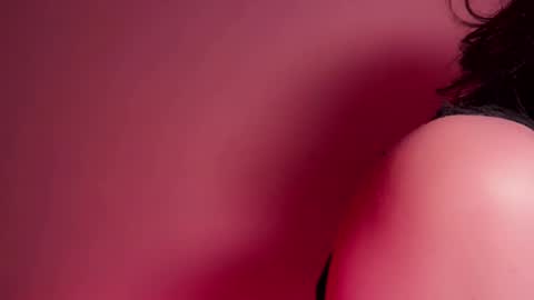 Snapshot of princess_euphoria chatting on December 17, 2:33 pm Kristina online show from December 17, 2:33 pm