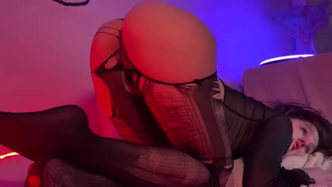 Snapshot of princess_euphoria chatting on March 6, 4:30 am Kristina online show from March 6, 4:30 am