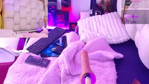 Snapshot of princess_helena_ chatting on January 26, 7:21 am princess helena online show from January 26, 7:21 am