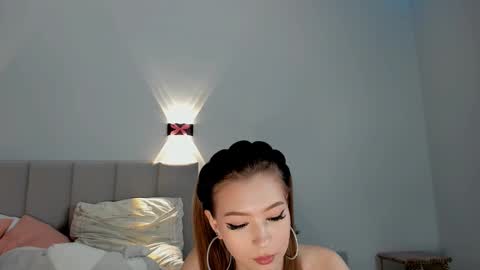 Snapshot of princess_nier chatting on December 18, 1:05 am Princess Diana online show from December 18, 1:05 am