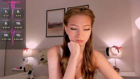 Snapshot of princess_nier chatting on May 15, 7:43 pm Princess Diana online show from May 15, 7:43 pm