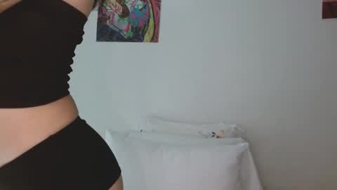 Snapshot of princess_ofyourdreams chatting on November 28, 4:31 pm Sophie online show from November 28, 4:31 pm