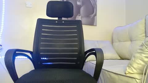 Snapshot of princess_princessa chatting on March 5, 2:46 am princess_princessa online show from March 5, 2:46 am