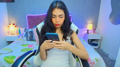 Snapshot of princess_skinny18 chatting on June 7, 7:39 pm princess_skinny18 online show from June 7, 7:39 pm