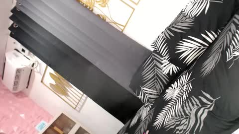 Snapshot of princess_stellaxx chatting on February 26, 4:24 pm Estela online show from February 26, 4:24 pm