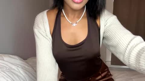 Snapshot of princessaleah chatting on December 2, 5:59 pm Princess Aleah online show from December 2, 5:59 pm