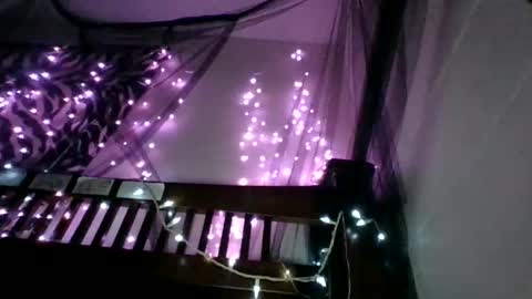 Snapshot of princesshollylove chatting on October 30, 5:20 am Holly love online show from October 30, 5:20 am