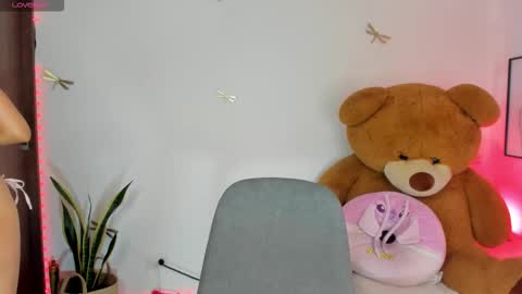 princessluna_14 online show from December 13, 9:53 pm