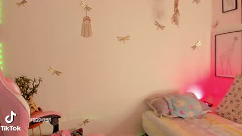 Snapshot of princessluna_14 chatting on June 12, 10:08 pm princessluna_14 online show from June 12, 10:08 pm
