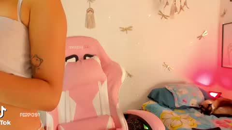 Snapshot of princessluna_14 chatting on July 11, 9:38 pm princessluna_14 online show from July 11, 9:38 pm