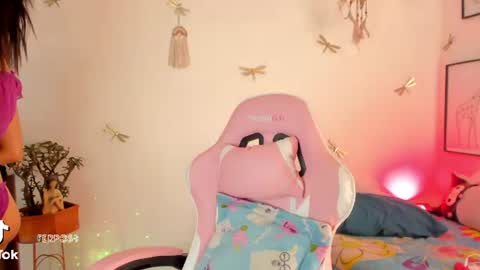 Snapshot of princessluna_14 chatting on July 12, 9:39 pm princessluna_14 online show from July 12, 9:39 pm