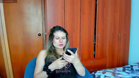 princessmariana25 online show from March 17, 6:33 pm