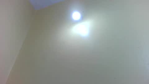 Snapshot of princessmiles2 chatting on May 16, 10:36 am phelly online show from May 16, 10:36 am