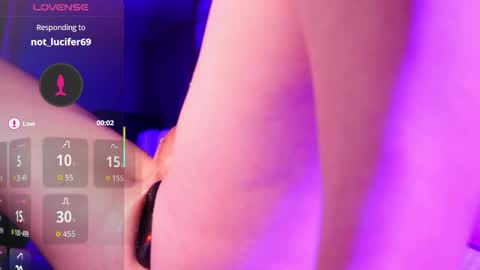Snapshot of princessofyourdreams chatting on May 30, 5:37 am Gwyndoline Moon online show from May 30, 5:37 am