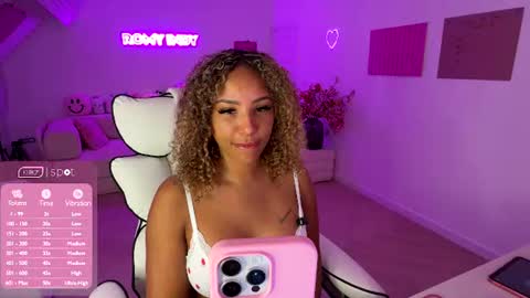 Snapshot of princessromyindy chatting on August 4, 9:17 pm princessromyindy online show from August 4, 9:17 pm