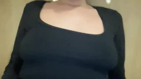 Snapshot of princesss99495055 chatting on September 27, 7:08 pm PureLust Couple online show from September 27, 7:08 pm