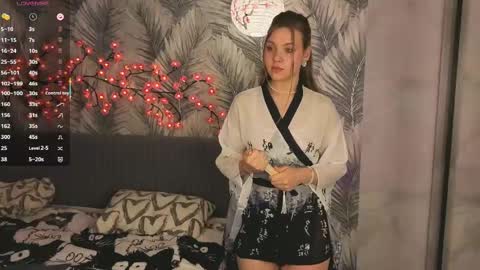 Hina online show from April 26, 3:10 pm