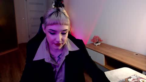 Snapshot of princessshy___ chatting on February 13, 12:54 pm 18 y.o online show from February 13, 12:54 pm