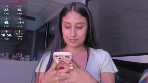 Snapshot of princesstina06 chatting on June 4, 9:54 pm Valentina online show from June 4, 9:54 pm