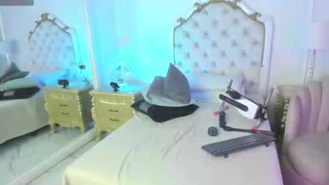 Snapshot of princsgirl_ chatting on February 11, 10:50 pm Marcela online show from February 11, 10:50 pm