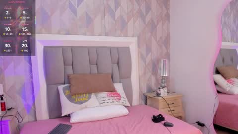 Snapshot of princsgirl_ chatting on October 26, 6:58 pm Marcela online show from October 26, 6:58 pm