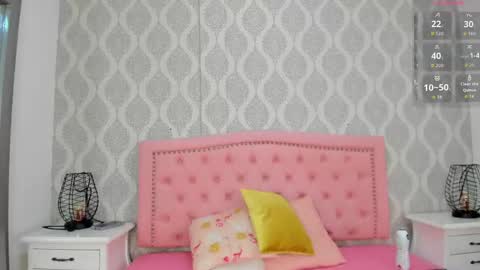 Snapshot of princsgirl_ chatting on June 1, 6:09 pm Marcela online show from June 1, 6:09 pm