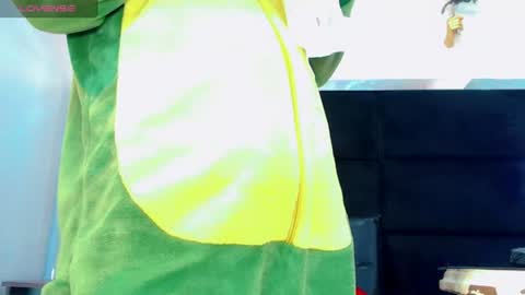 Snapshot of priscilarainbow chatting on June 24, 2:49 pm priscilarainbow online show from June 24, 2:49 pm