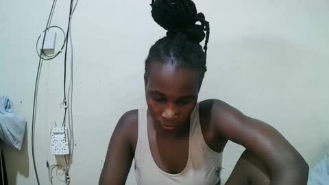 pritty_amber online show from May 1, 11:37 am