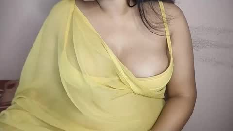 Snapshot of priyu_ chatting on November 16, 10:21 am priyu_ online show from November 16, 10:21 am