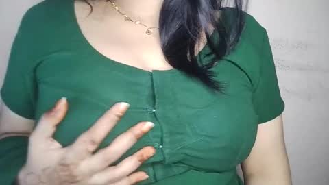 Snapshot of priyu_ chatting on December 17, 3:07 pm priyu_ online show from December 17, 3:07 pm