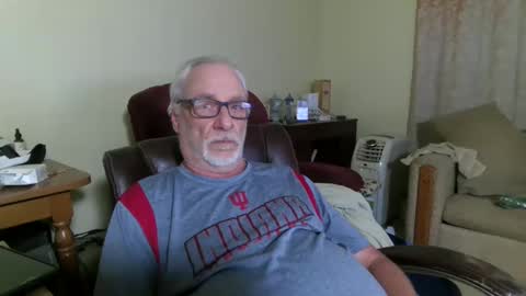 Snapshot of prlbob77 chatting on March 20, 3:22 am prlbob77 online show from March 20, 3:22 am