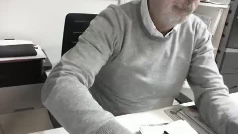 mature hairy guy online show from November 8, 5:45 pm