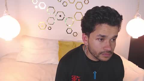 Adris  Juan online show from December 18, 4:07 am