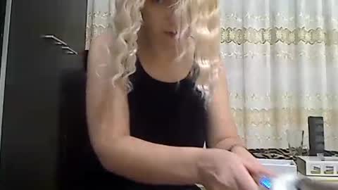 Snapshot of pryncess_sweety chatting on October 21, 5:24 pm Pryncess sweety online show from October 21, 5:24 pm