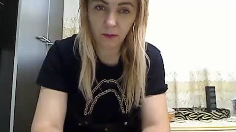 Snapshot of pryncess_sweety chatting on November 3, 7:42 am Pryncess sweety online show from November 3, 7:42 am