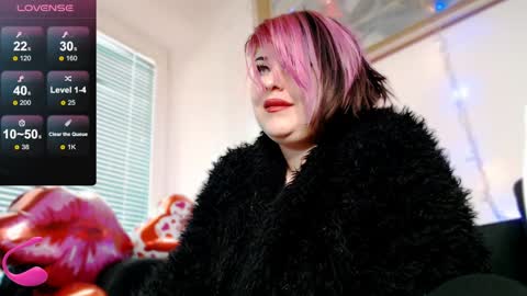 Snapshot of psychobitch69 chatting on February 8, 8:09 am OlivePsy online show from February 8, 8:09 am